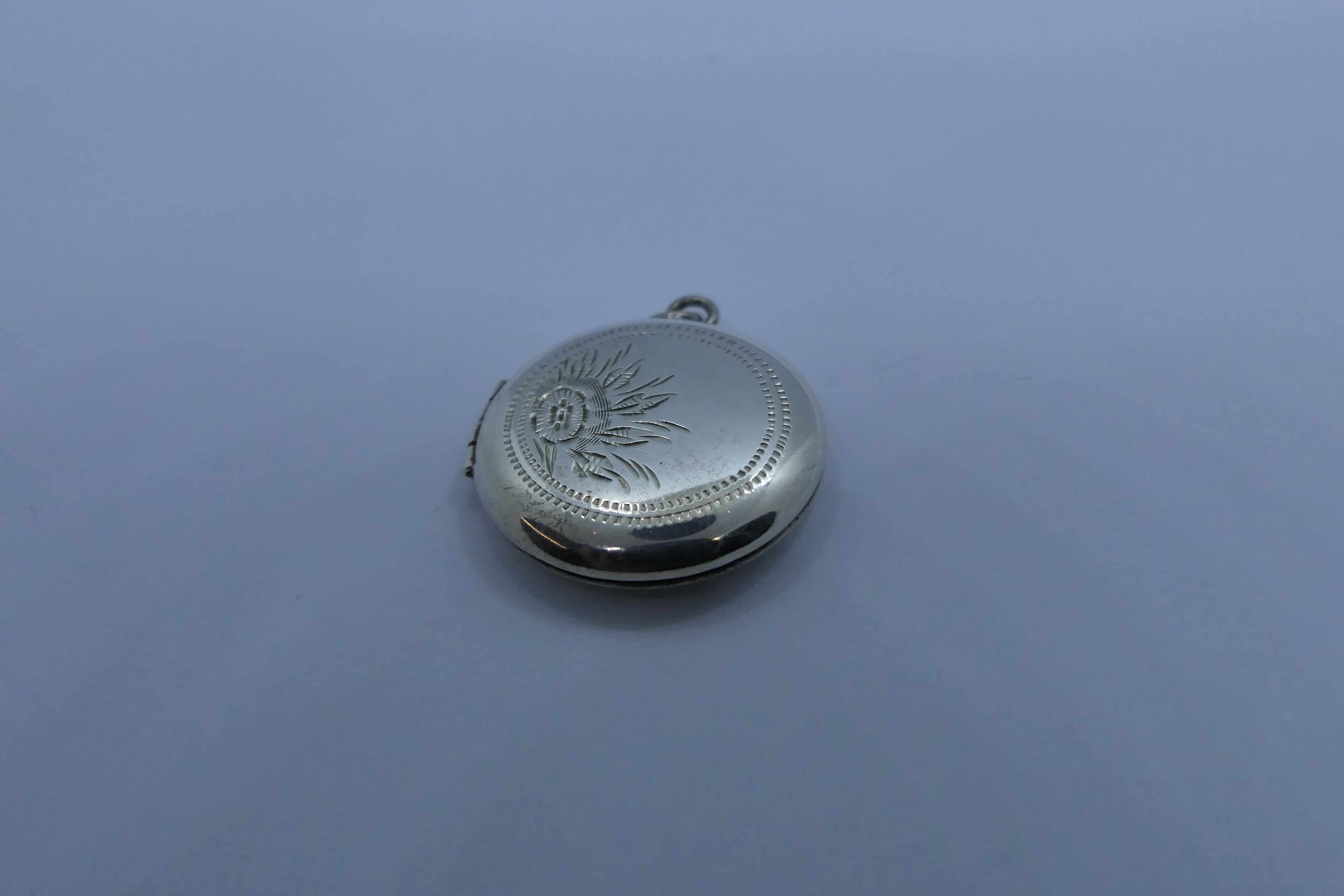 Silver vintage round locket